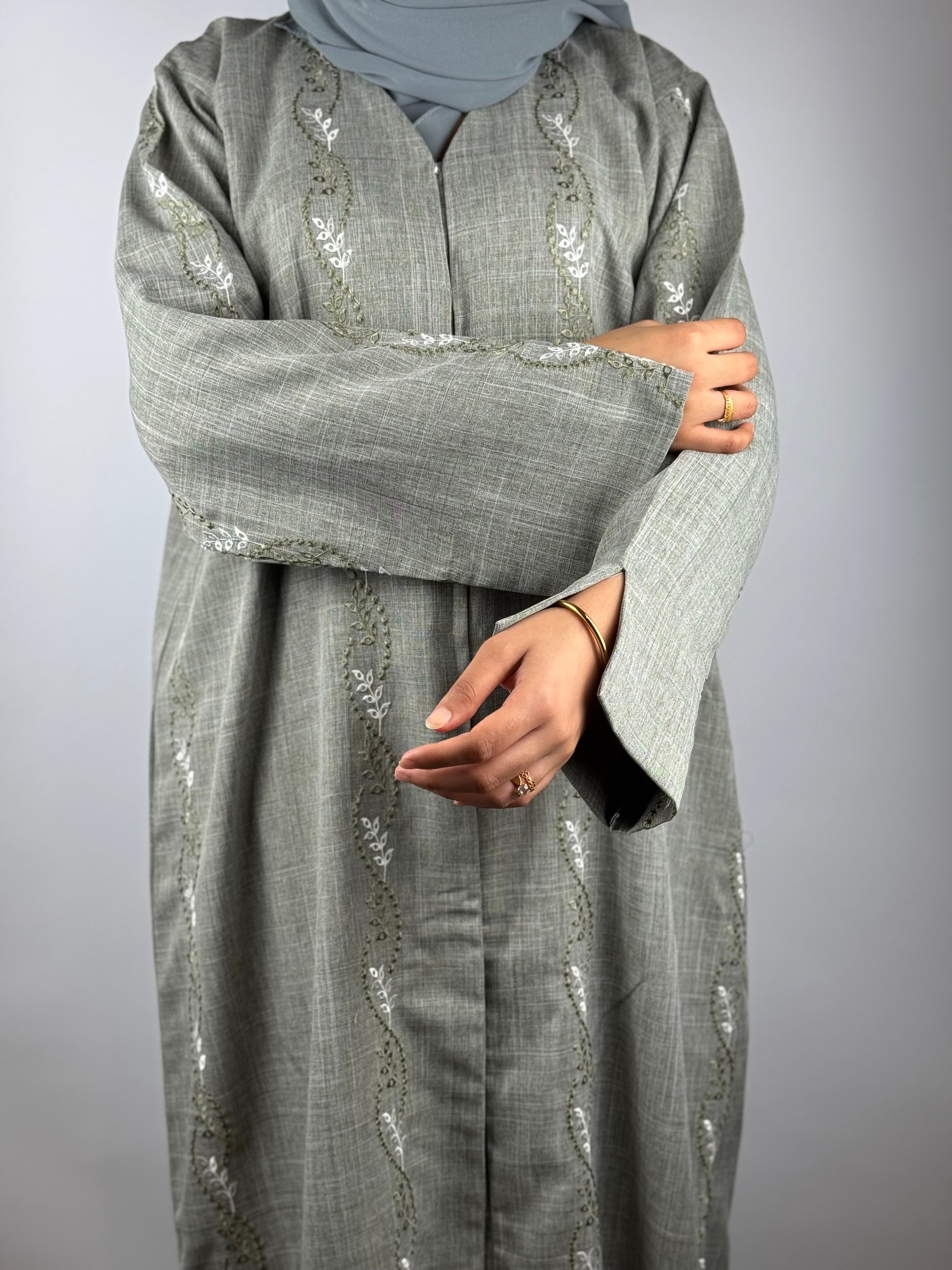 Green Dusk Abaya with Vine Accents
