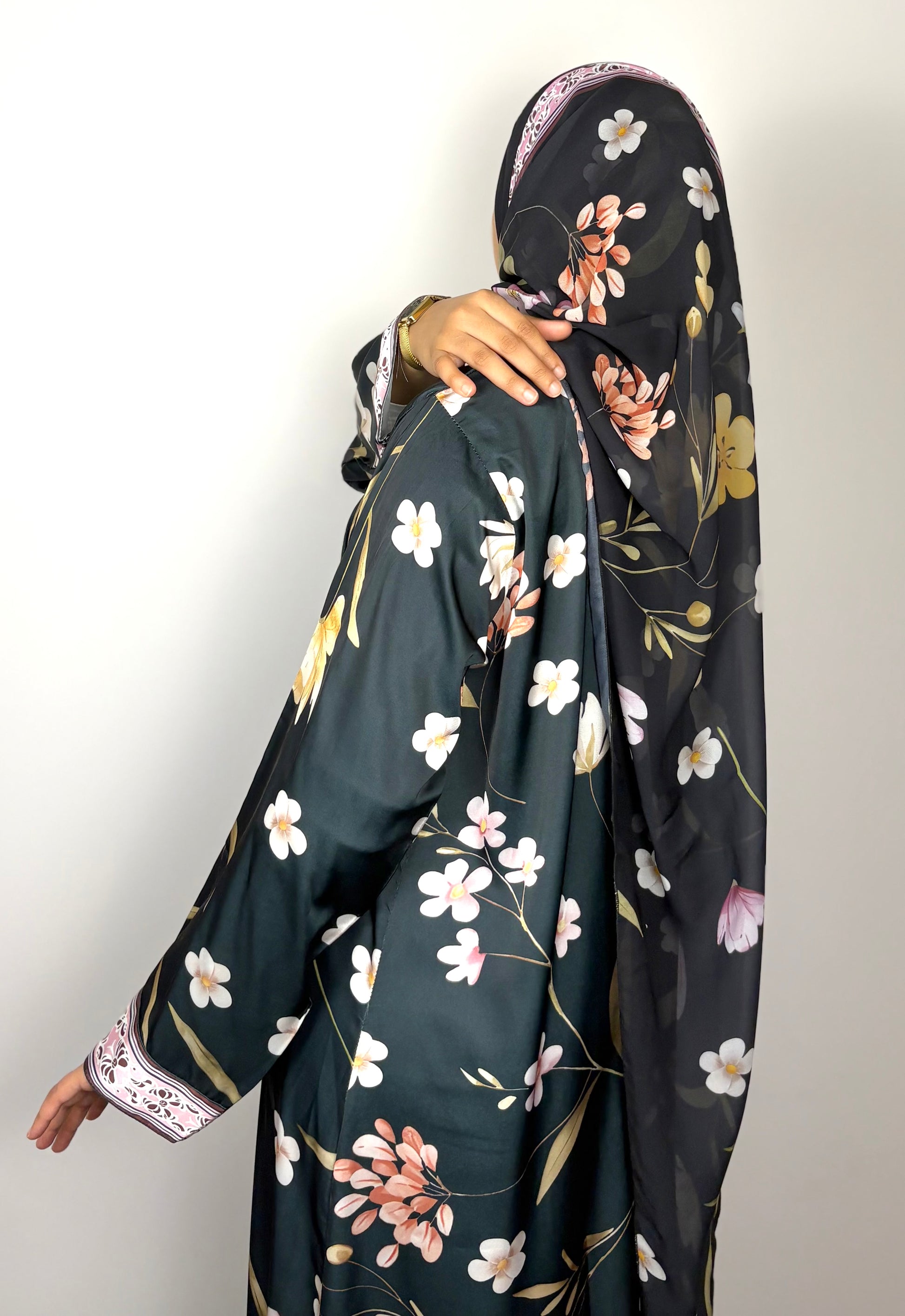 Noor Floral Elegance Abaya