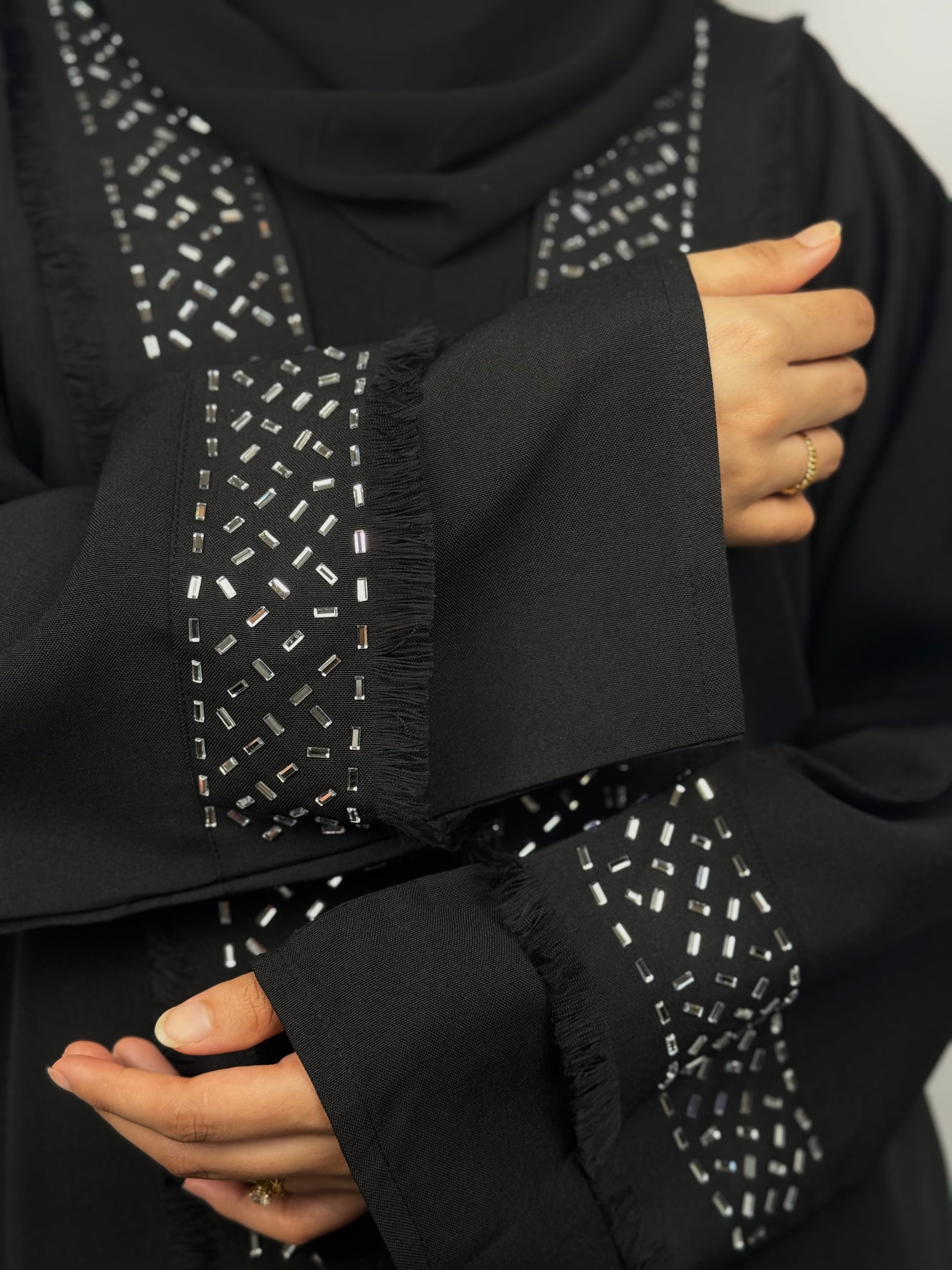 Frayed and Textured Linen Abaya
